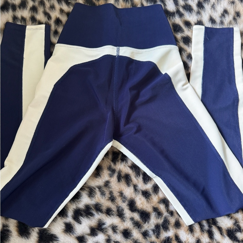 Beach Riot leggings - Picture 2 of 4